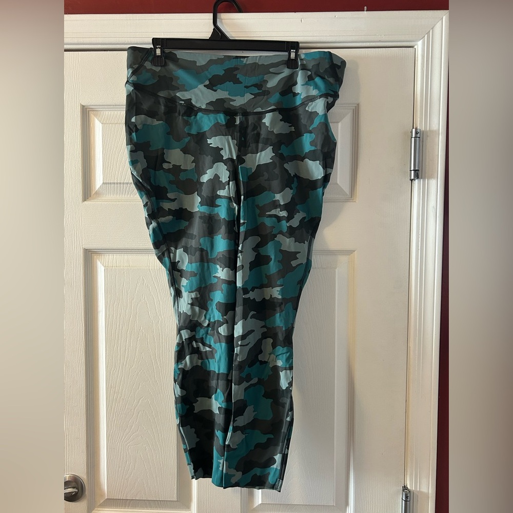 Lululemon Wunder Under High Rise Crop 21” Incognito Camo Teal Size 18 Luxtreme